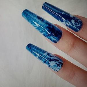 Press On Nail 24 pieces Swirl Pattern False Nails Nwot